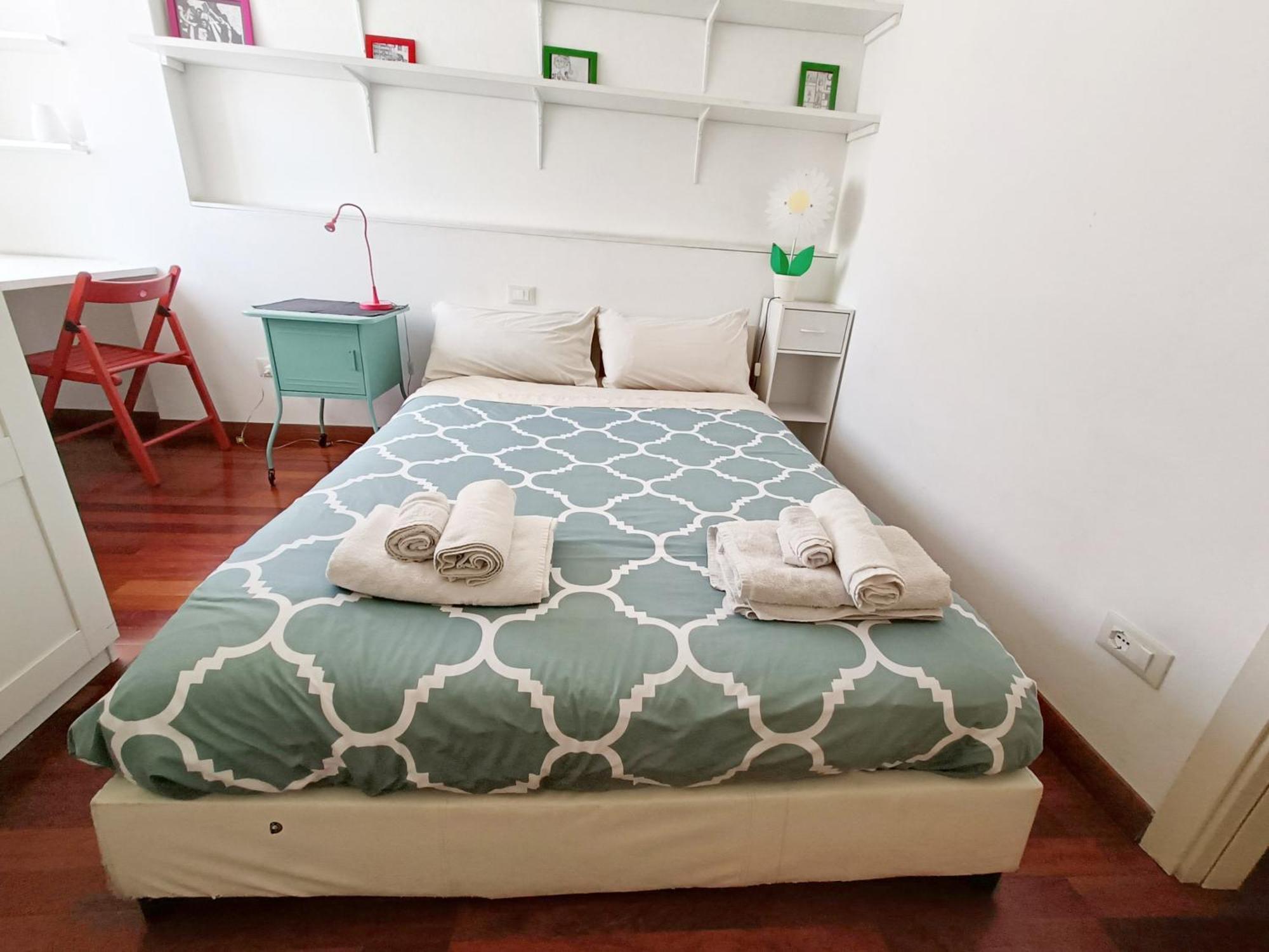 The Red In With Free Parking Apartamento